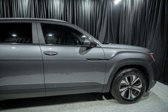 Used 2024 Volkswagen Atlas Cross Sport SE AWD/4WD image 4