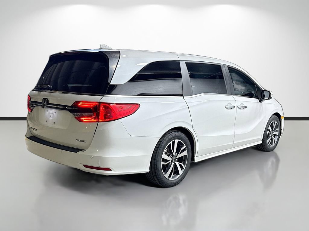 Used 2023 Honda Odyssey Touring image 3