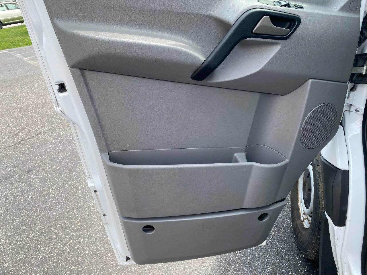 Used 2014 Freightliner Sprinter 2500 image 15