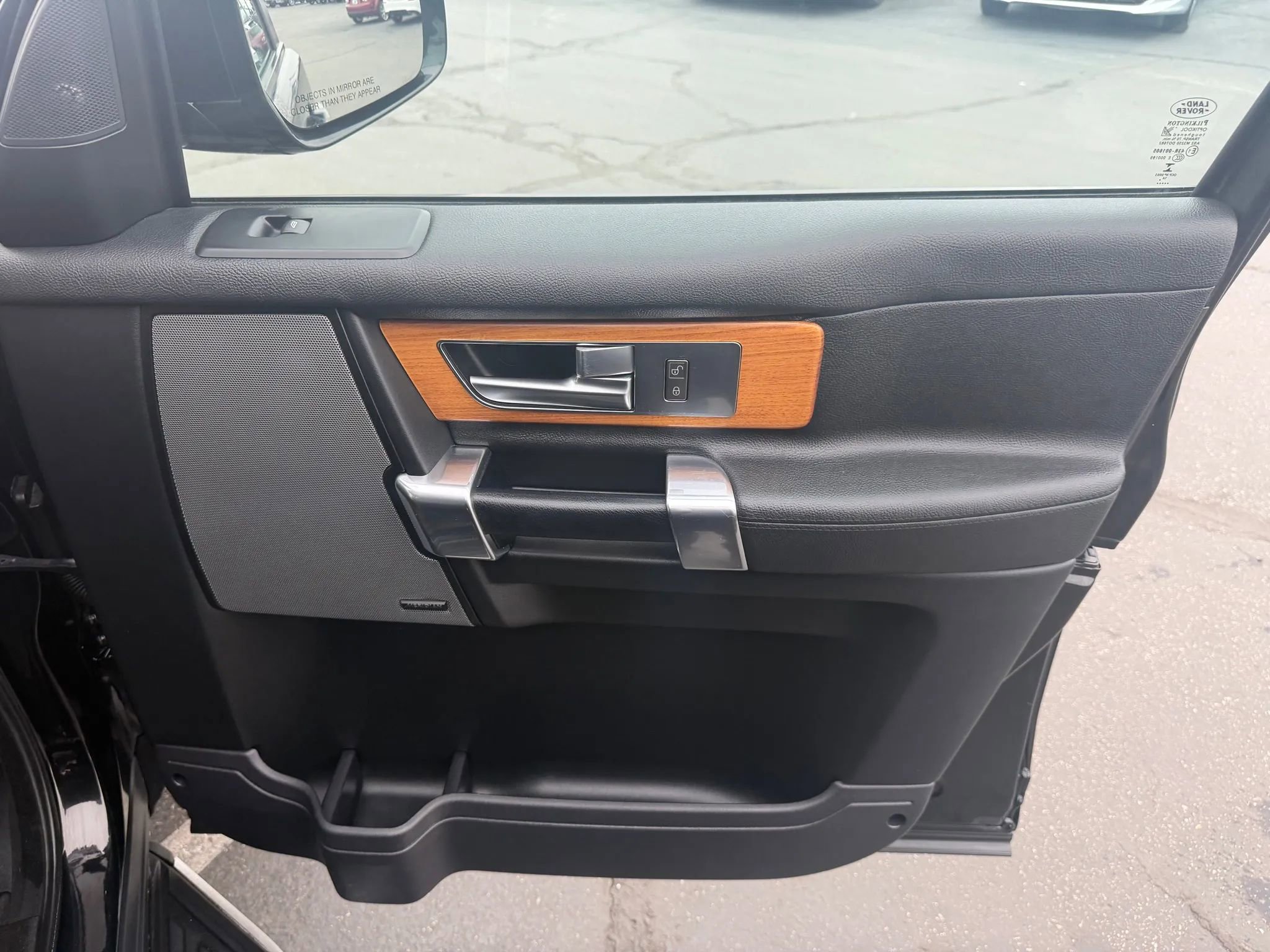 Used 2015 Land Rover LR4 HSE AWD/4WD image 17