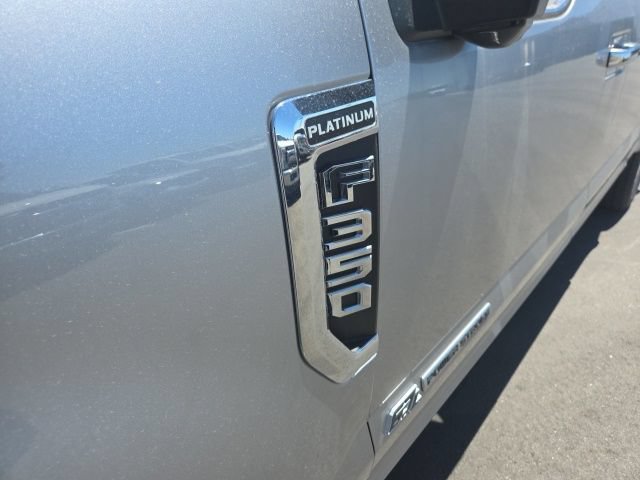 Certified 2020 Ford F350 Platinum w/ FX4 Off-Road Package AWD/4WD image 4