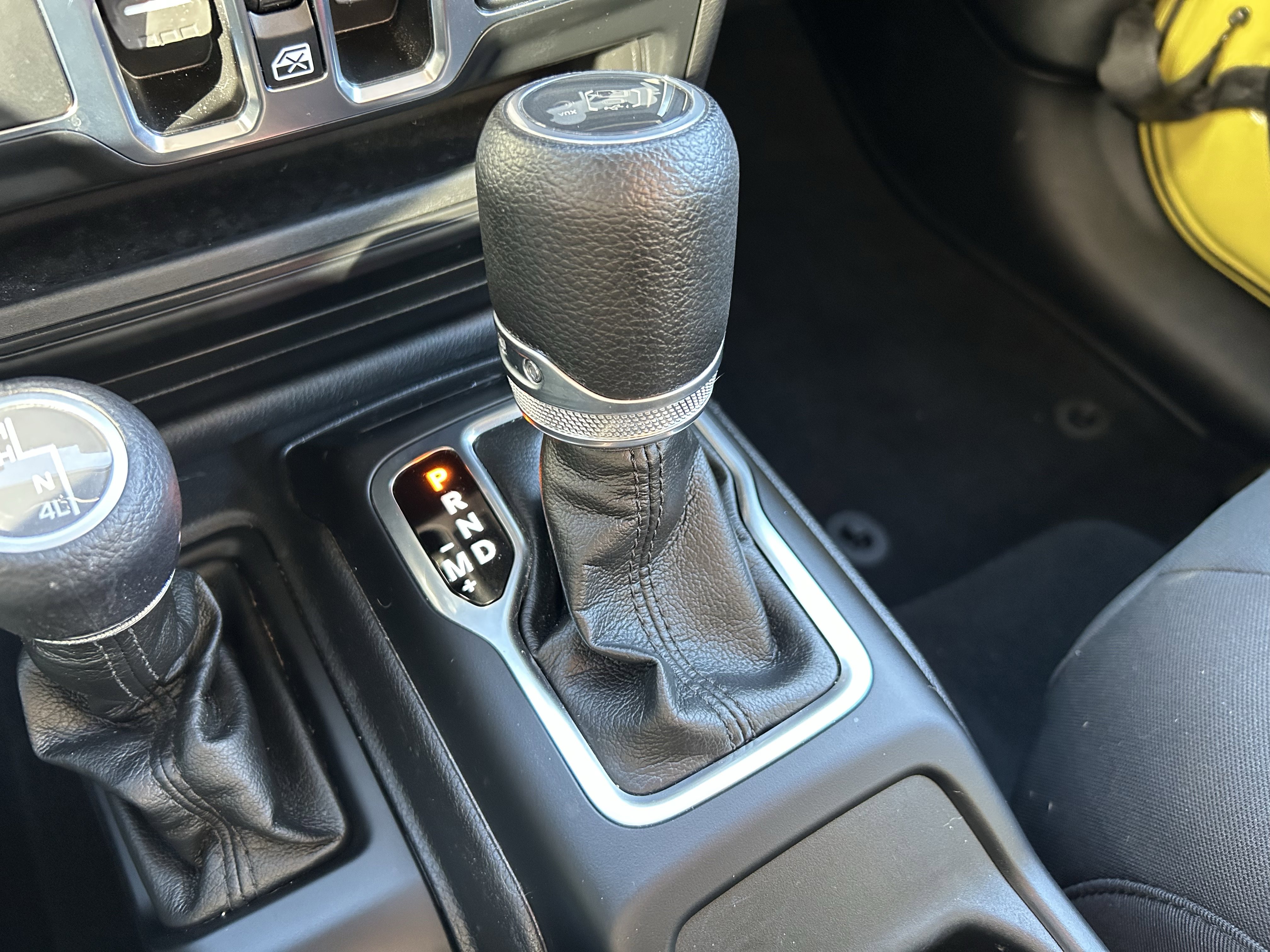 Used 2023 Jeep Wrangler Sport S image 17