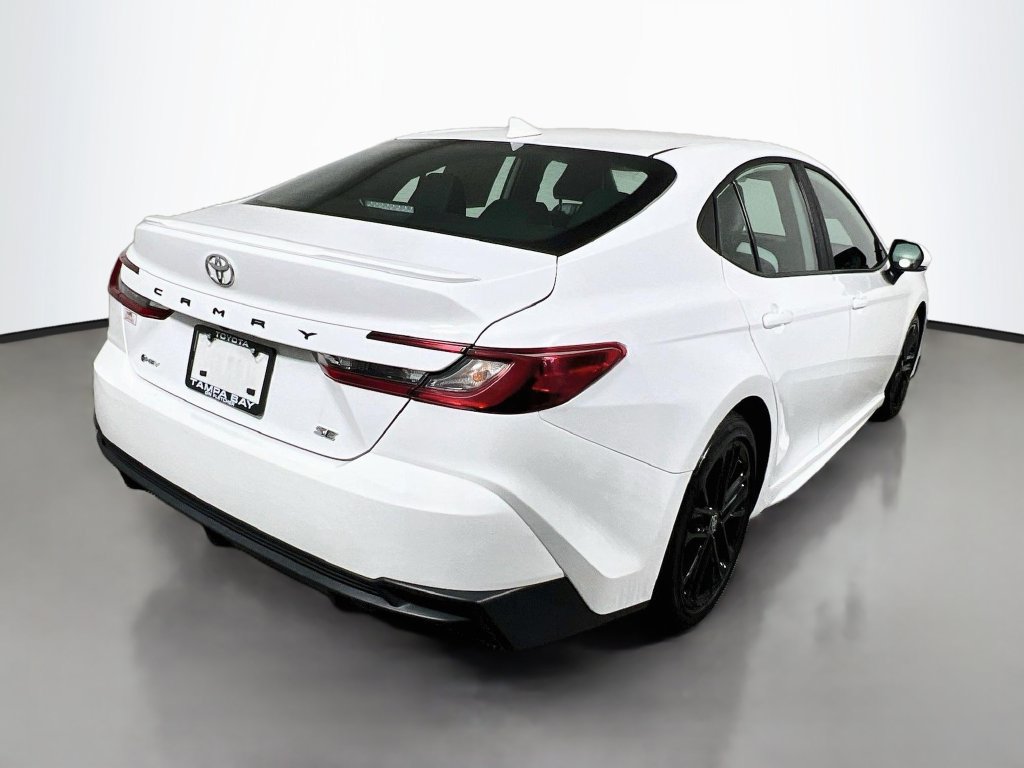 Used 2025 Toyota Camry SE FWD image 3