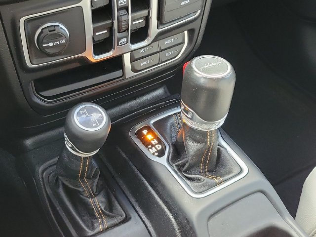 Used 2023 Jeep Gladiator Overland AWD/4WD image 59