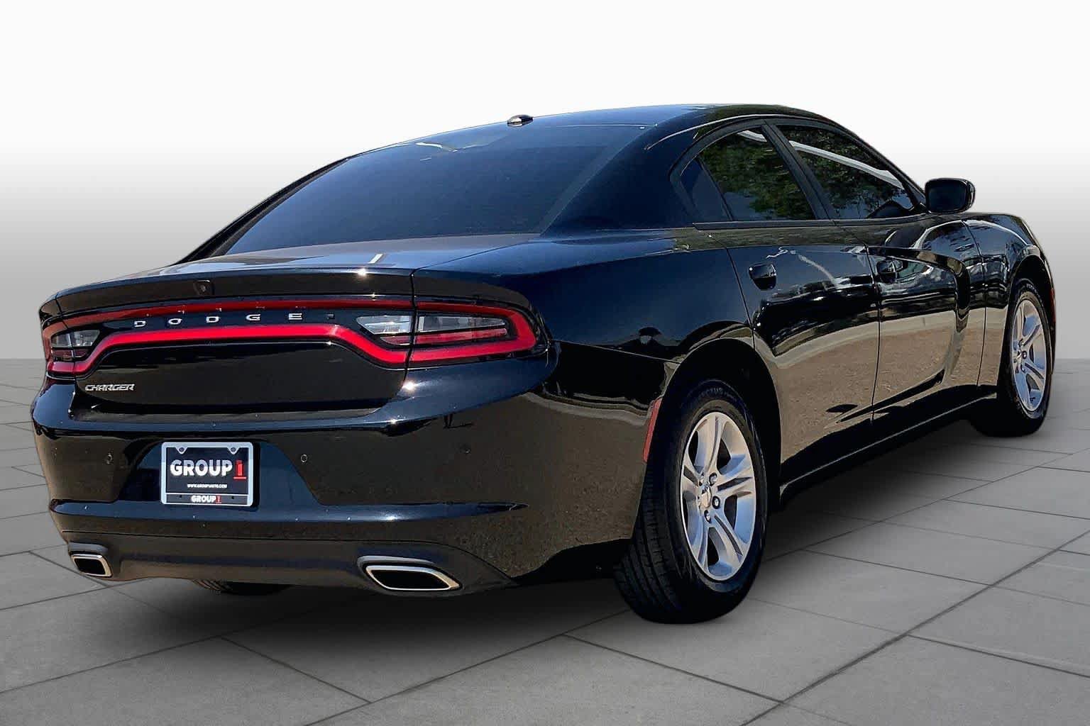 Used 2022 Dodge Charger SXT RWD image 13