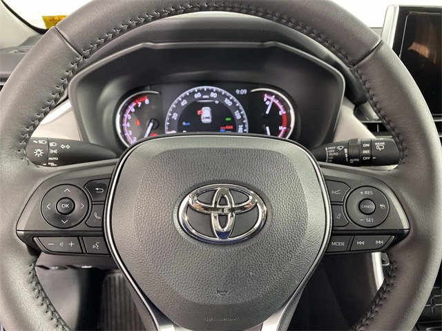 Used 2025 Toyota RAV4 XLE image 16