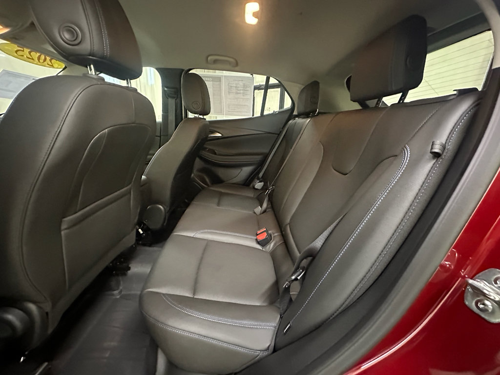 Certified 2025 Buick Encore GX Sport Touring w/ Advanced Technology Package AWD/4WD image 18
