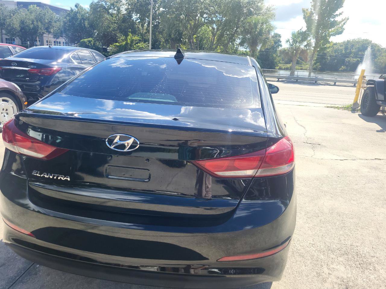 Used 2017 Hyundai Elantra SE FWD image 49
