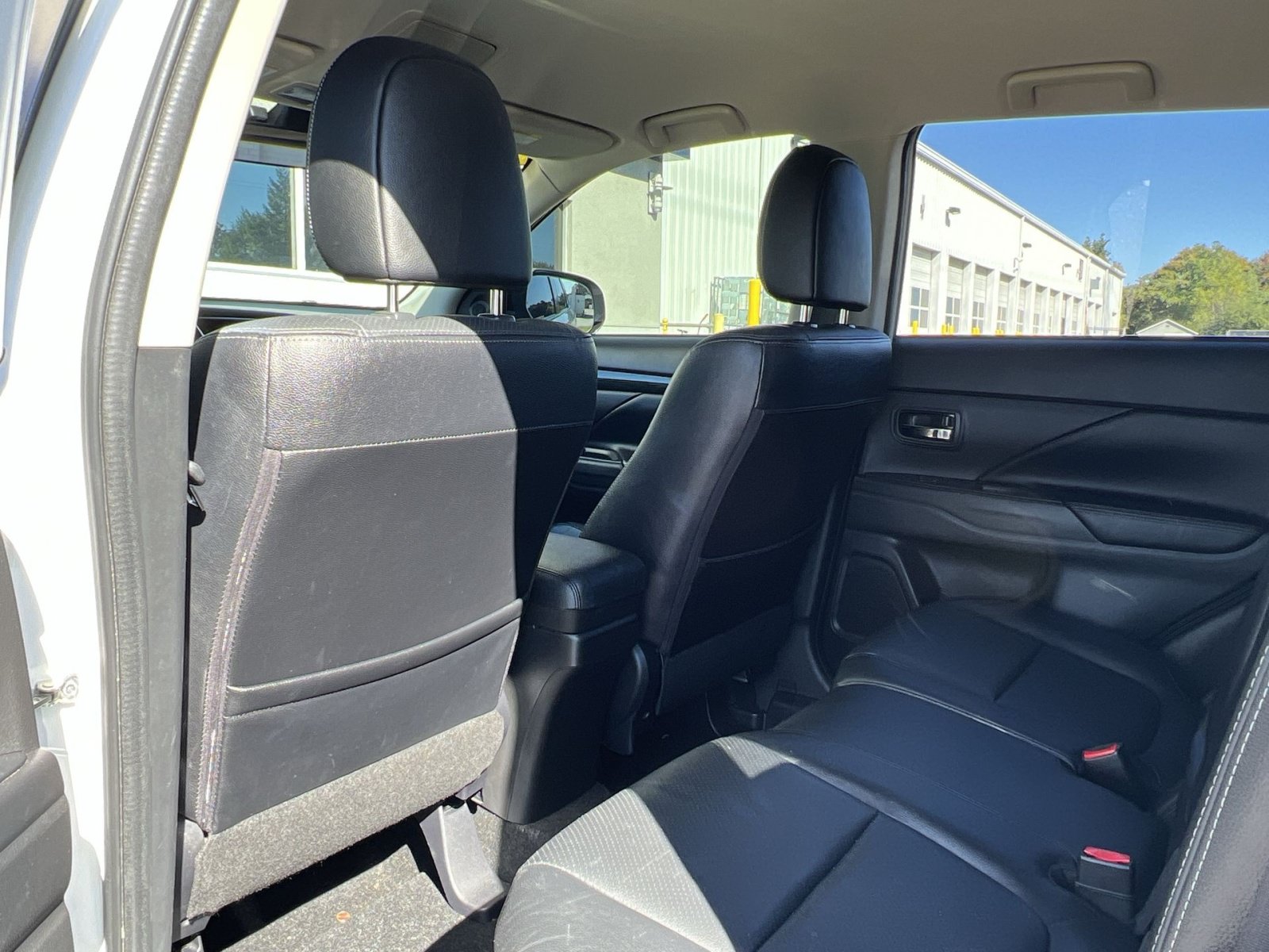 Used 2016 Mitsubishi Outlander SE AWD/4WD image 23