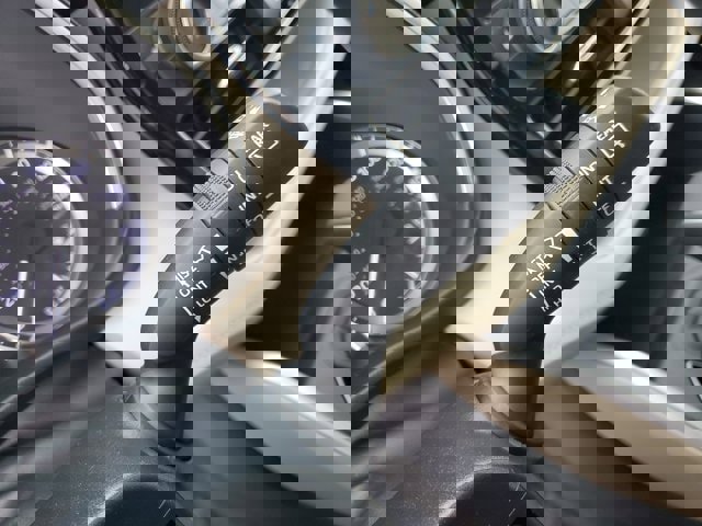 Used 2023 Toyota Highlander XLE image 26