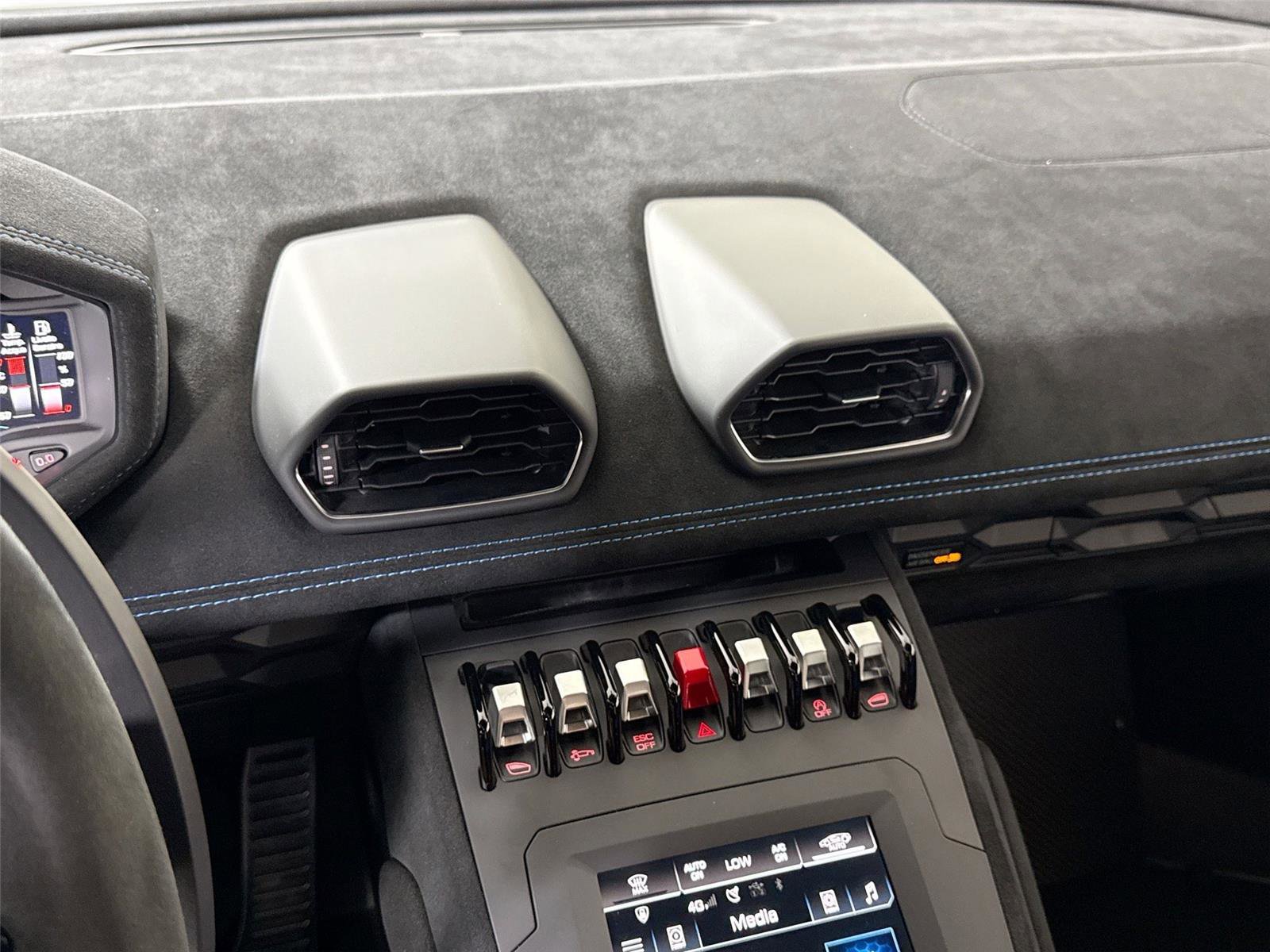 Used 2022 Lamborghini Huracan STO RWD image 18