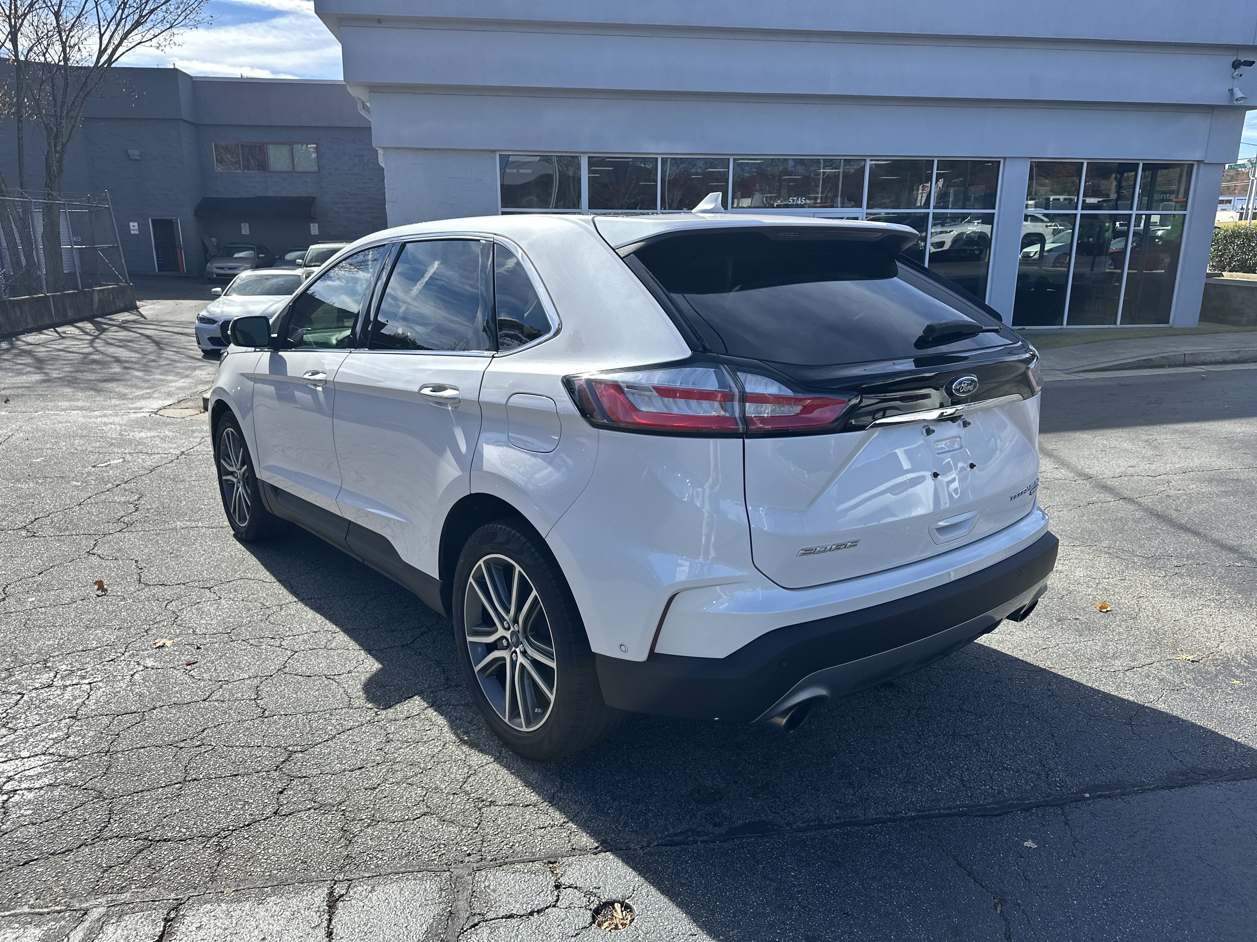 Used 2019 Ford Edge Titanium w/ Equipment Group 301A image 7