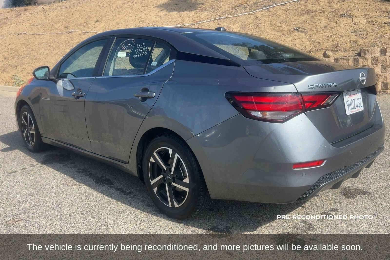 Used 2024 Nissan Sentra SV FWD image 8