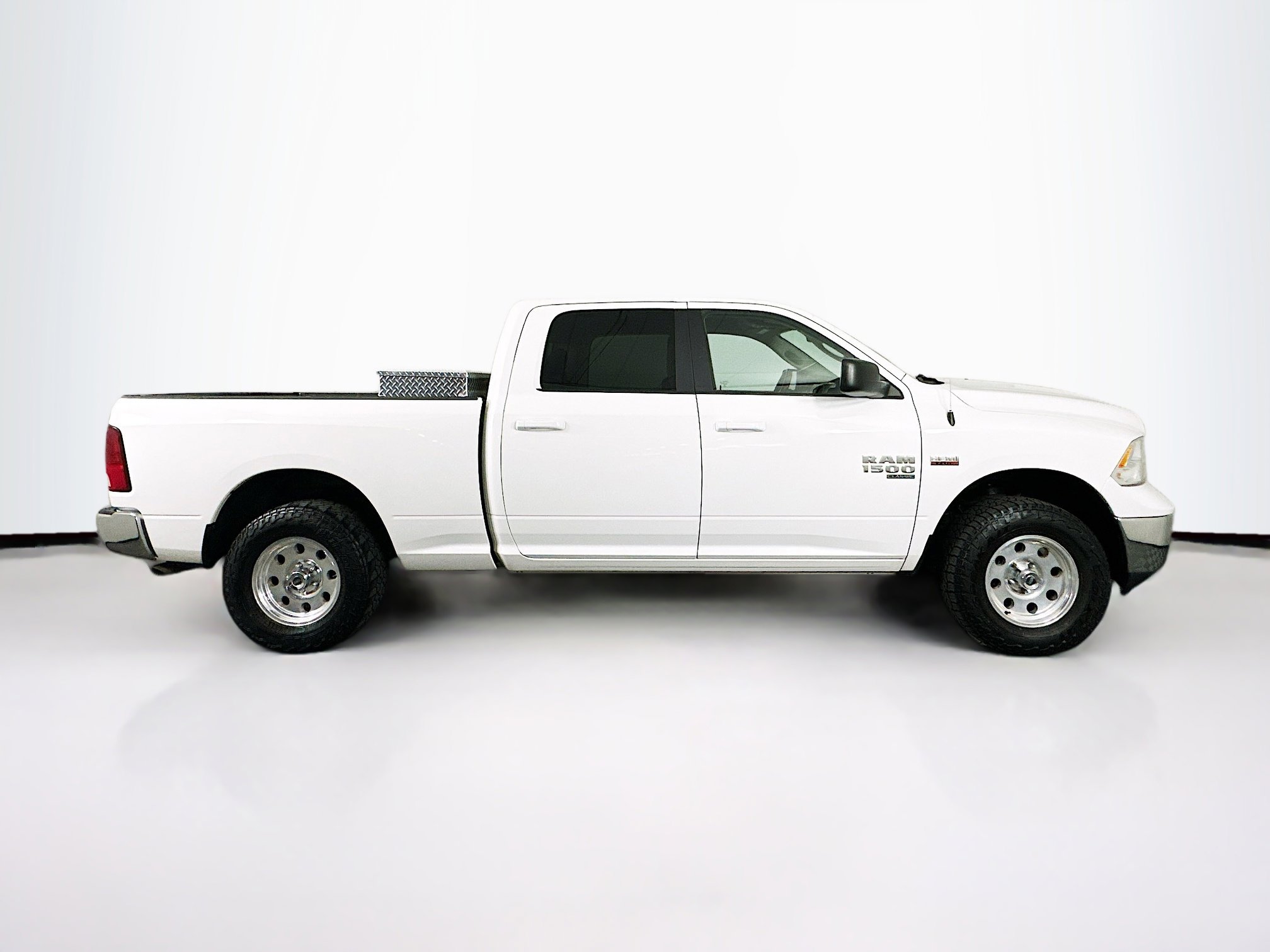 Used 2019 RAM 1500 Classic SLT image 10