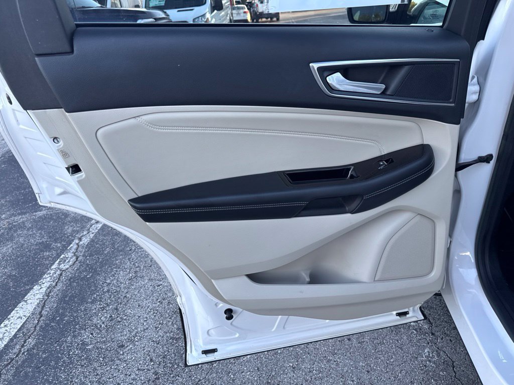 Certified 2017 Ford Edge Titanium w/ Equipment Group 301A FWD image 30