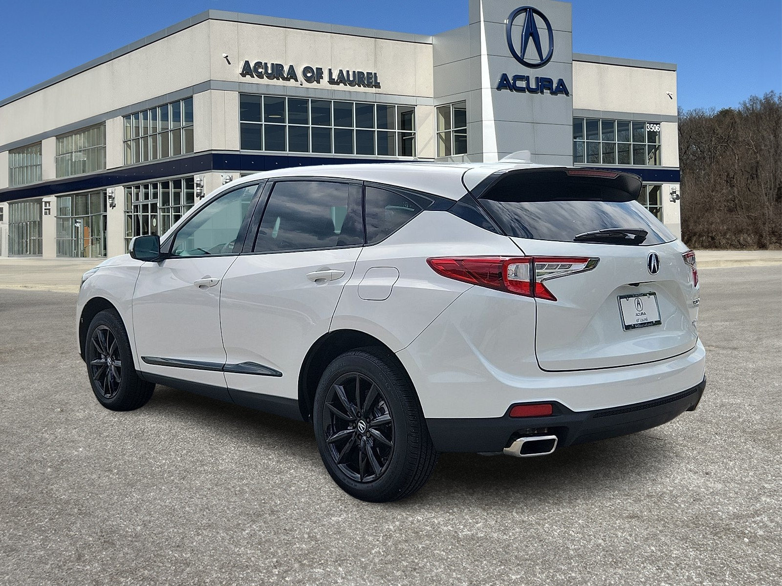 New 2026 Acura RDX SH-AWD image 3