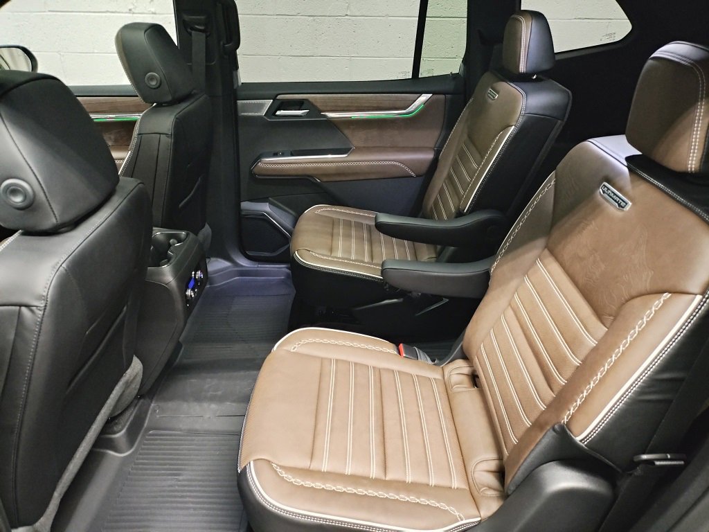 New 2026 GMC Acadia Denali Ultimate w/ LPO, Floor Liner Package image 28