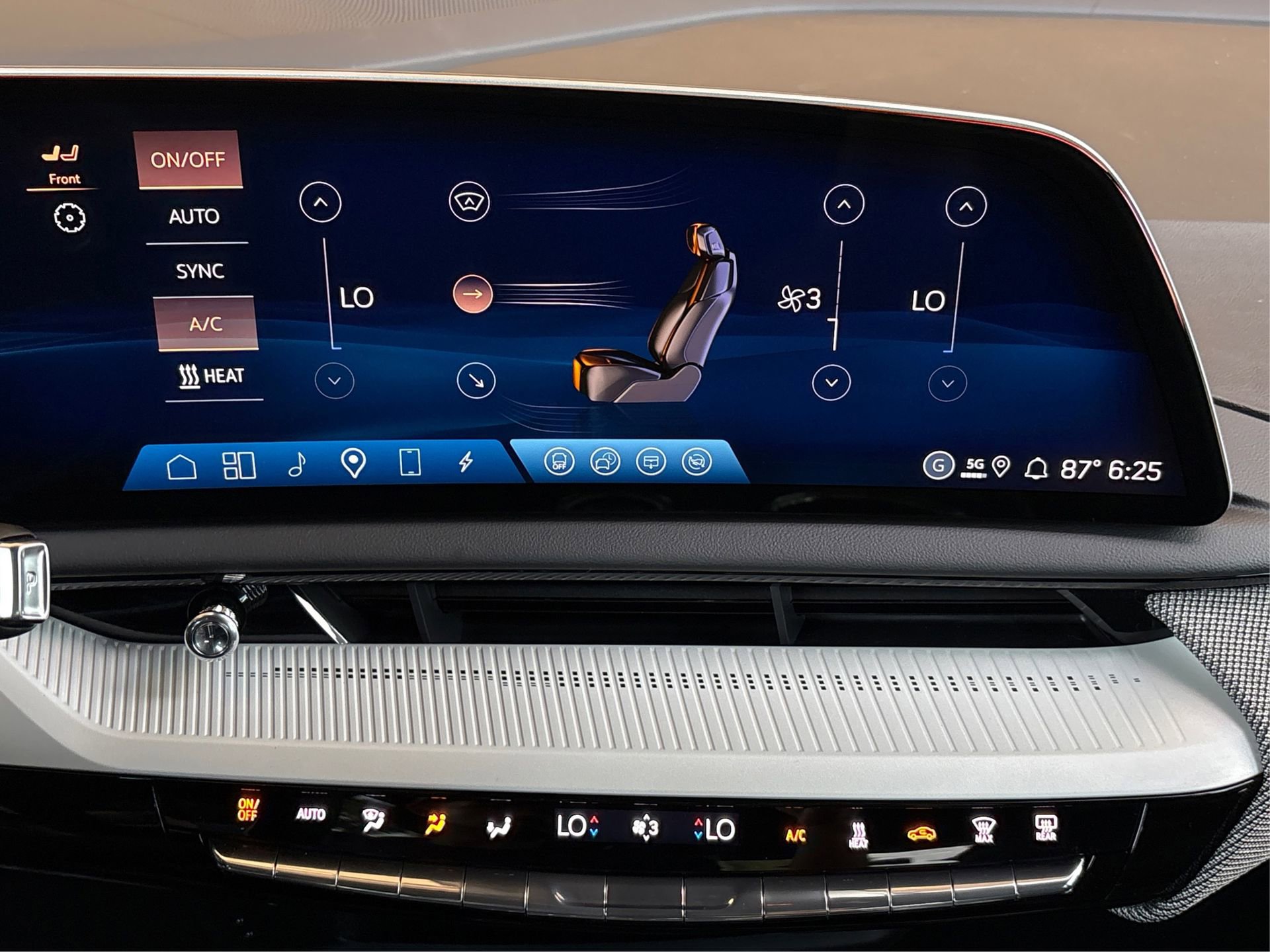 New 2026 Cadillac Optiq Luxury 1 image 26