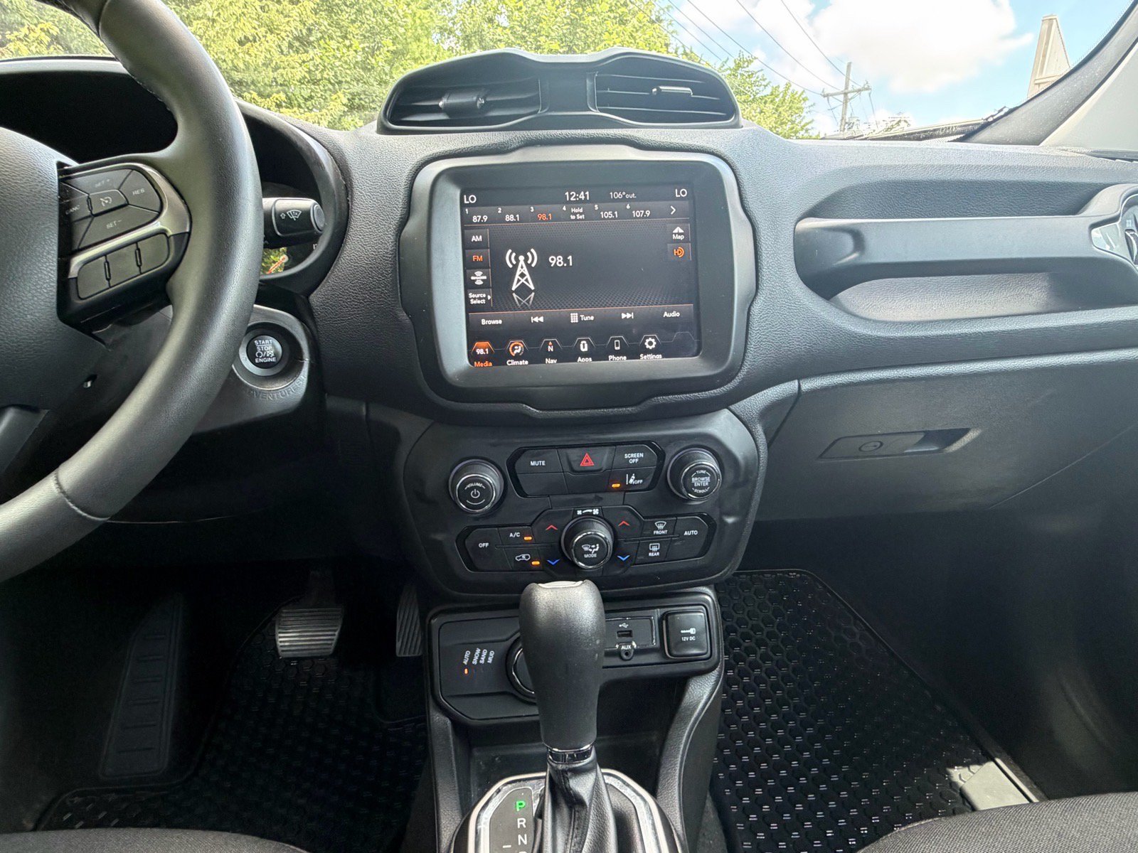 Used 2022 Jeep Renegade Latitude AWD/4WD image 38