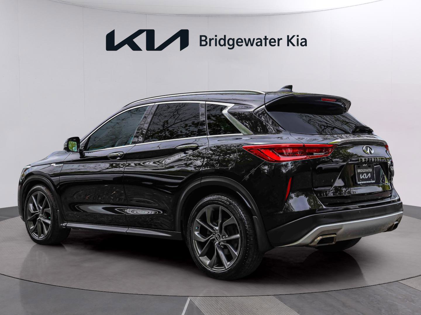 Used 2019 INFINITI QX50 Essential w/ Sensory Package AWD/4WD image 5