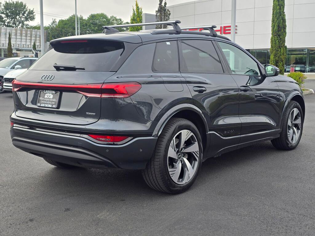Used 2025 Audi Q6 e-tron Premium Plus w/ Premium Plus AWD/4WD image 5