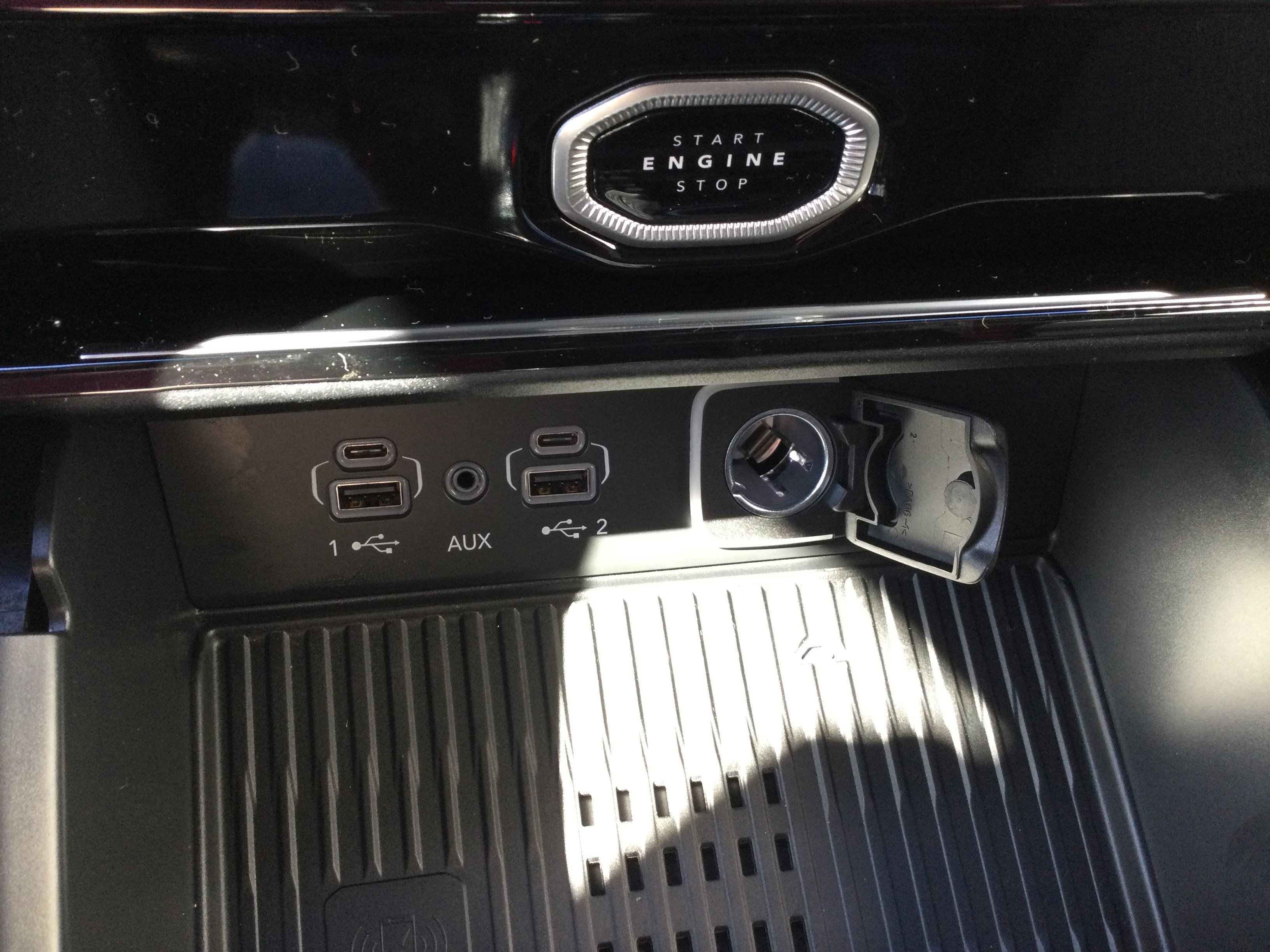 New 2026 Jeep Grand Cherokee Limited AWD/4WD image 11