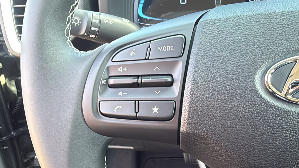 New 2026 Hyundai Venue SEL FWD image 21