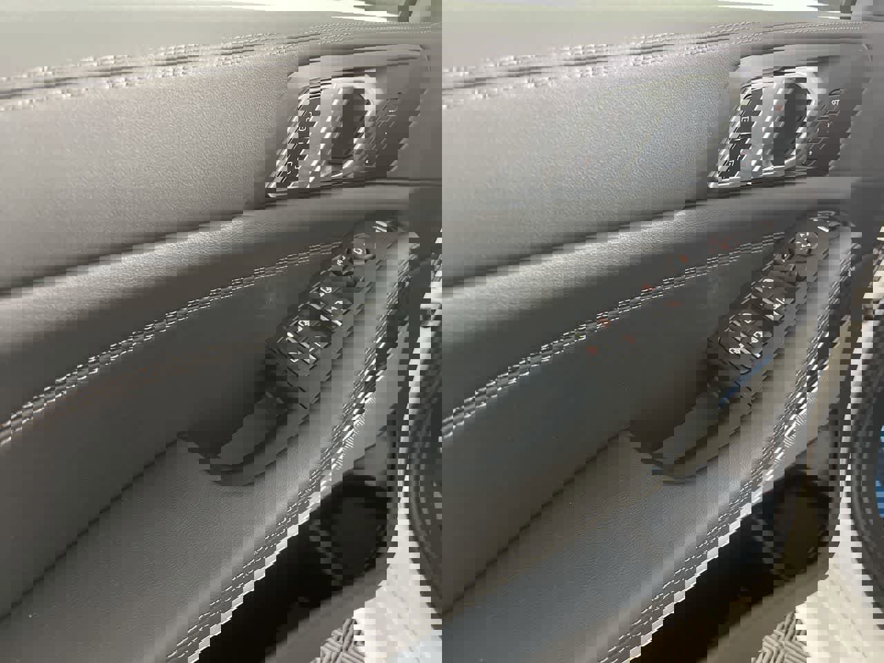 Certified 2024 BMW X5 xDrive40i w/ M Sport Package image 11