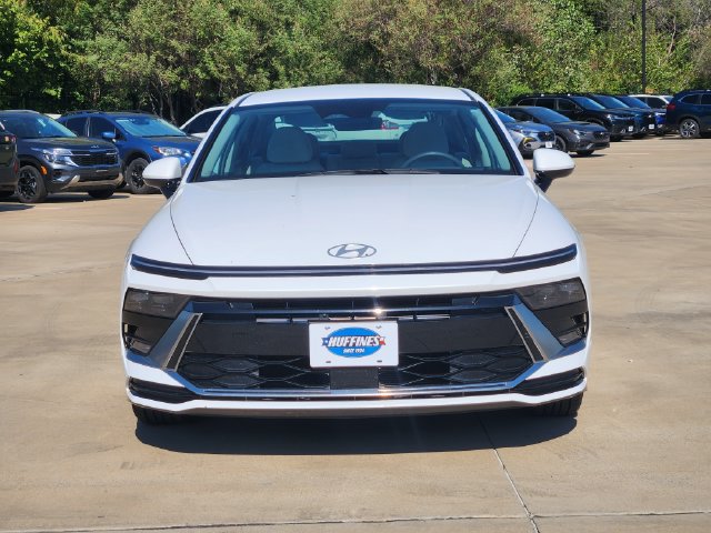 Used 2025 Hyundai Sonata SEL FWD image 2