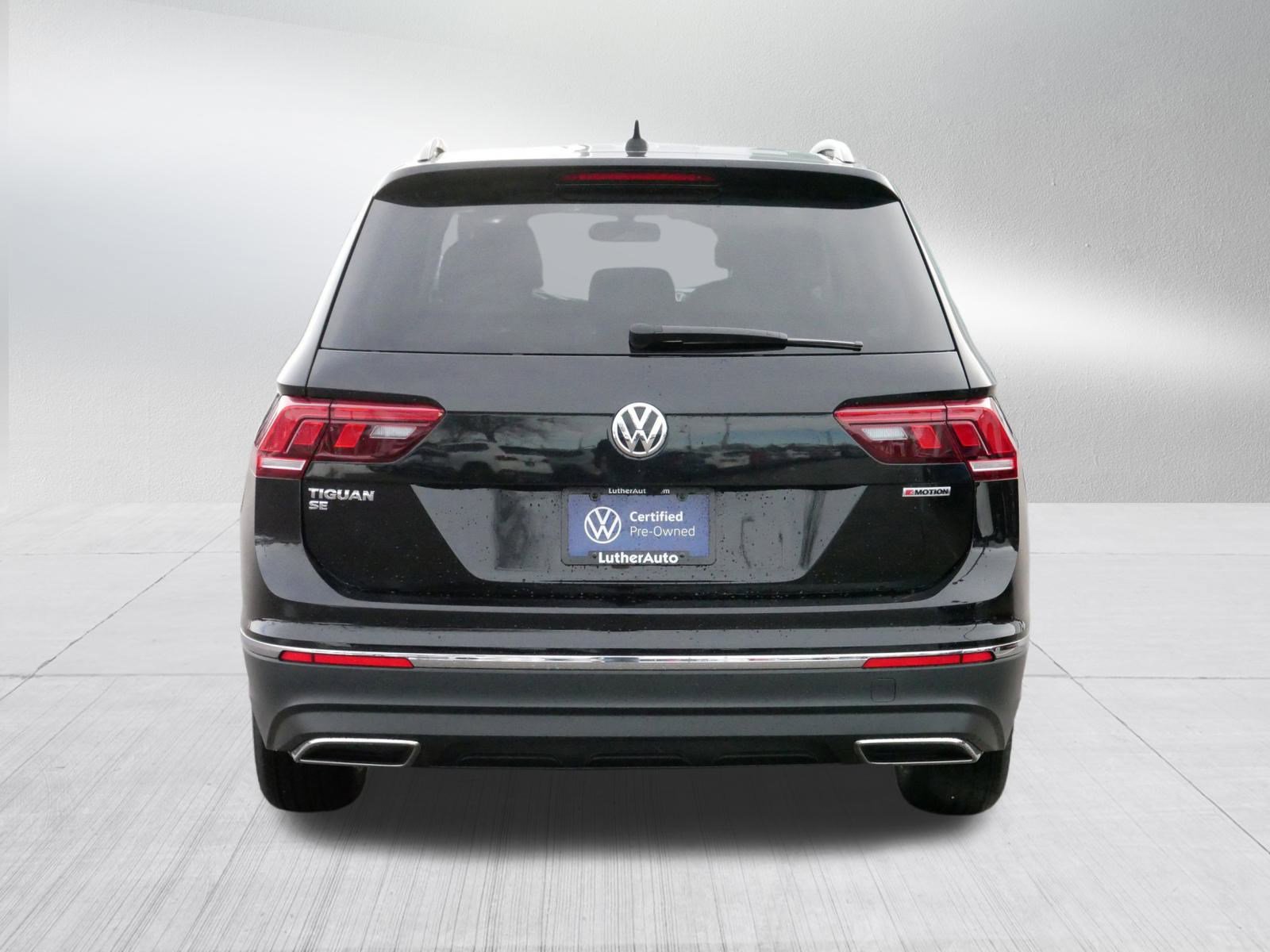 Used 2021 Volkswagen Tiguan SE w/ Panoramic Sunroof Package image 6