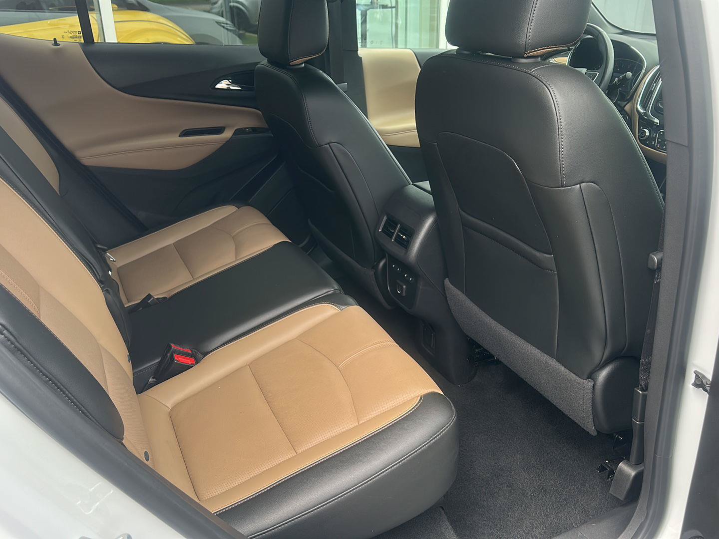 Used 2022 Chevrolet Equinox Premier AWD/4WD image 11