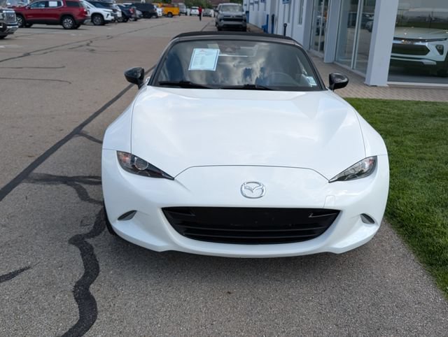 Used 2021 MAZDA MX-5 Miata Club RWD image 3