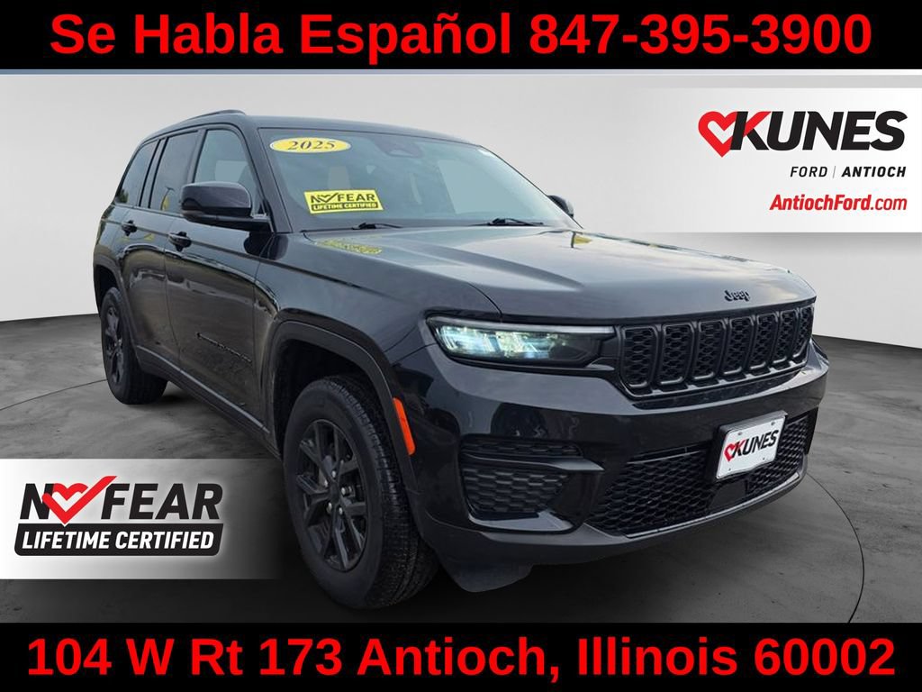 Used 2025 Jeep Grand Cherokee Altitude AWD/4WD image 1