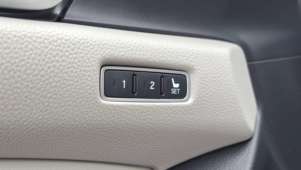 Used 2021 Honda Accord EX-L image 23