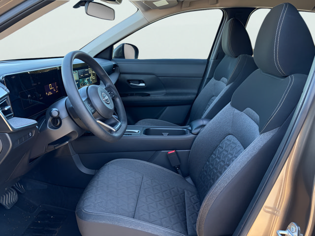 Certified 2025 Nissan Kicks SV FWD image 21