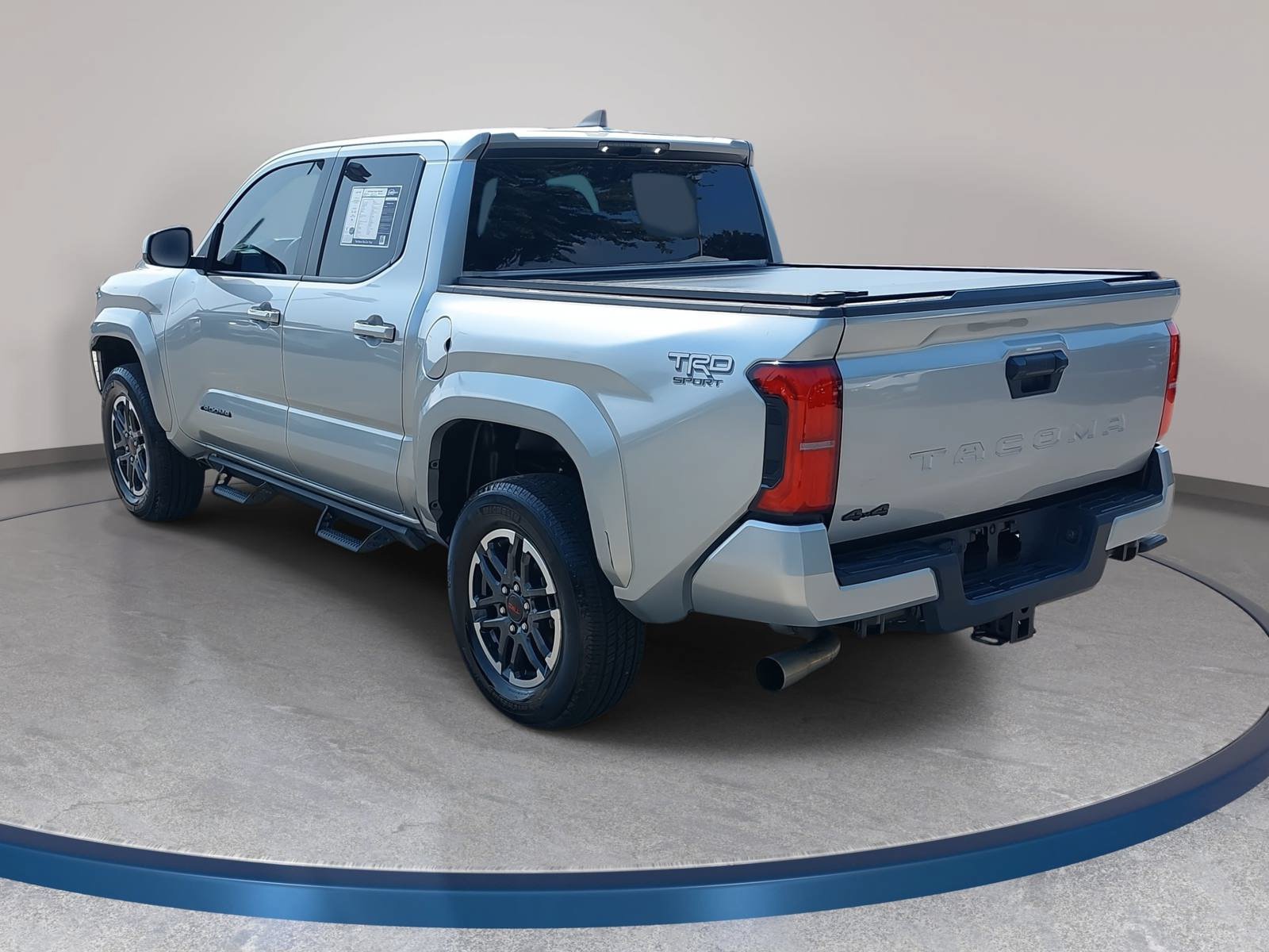 Used 2025 Toyota Tacoma TRD Sport AWD/4WD image 7
