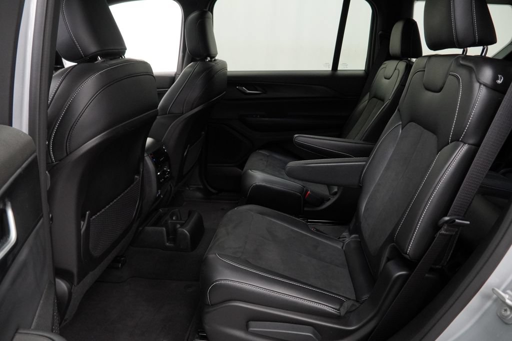 Certified 2024 Jeep Grand Cherokee L Altitude AWD/4WD image 19