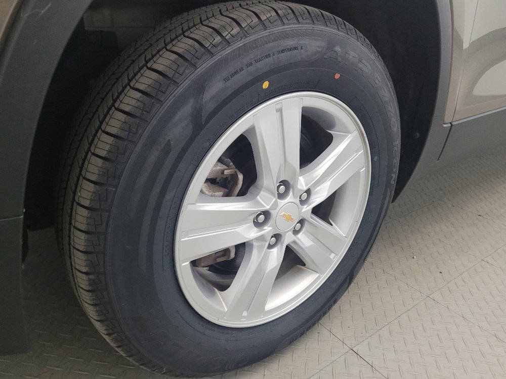 Used 2021 Chevrolet Trax LS AWD/4WD image 31