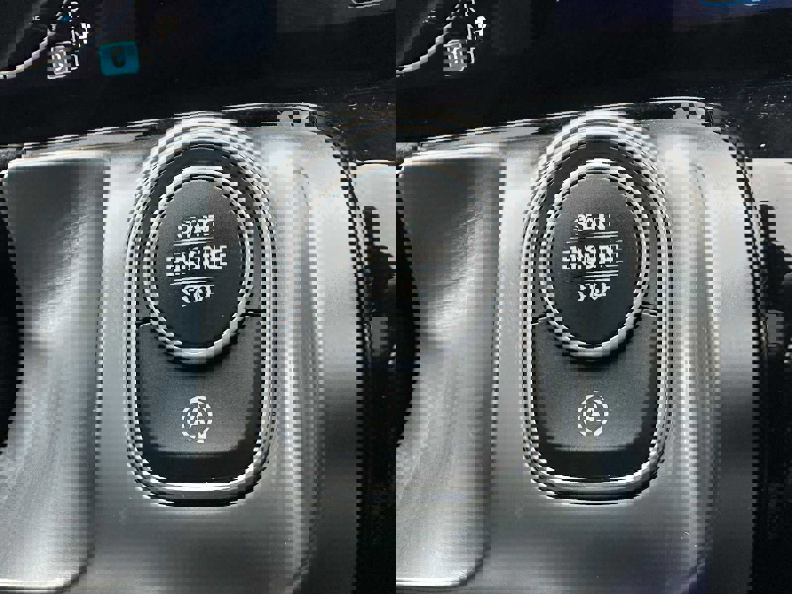 Used 2024 Mercedes-Benz GLB 250 4MATIC image 36