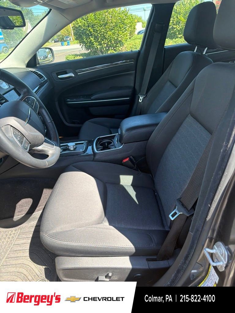 Used 2018 Chrysler 300 Touring w/ Sport Appearance Package RWD image 14