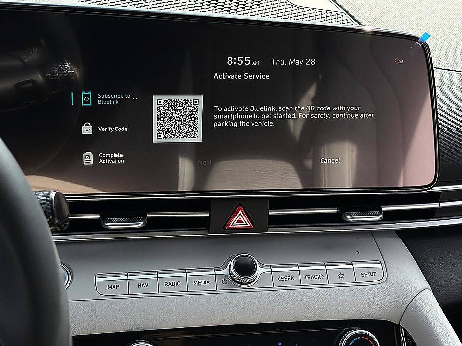 New 2026 Hyundai Elantra Limited FWD image 9