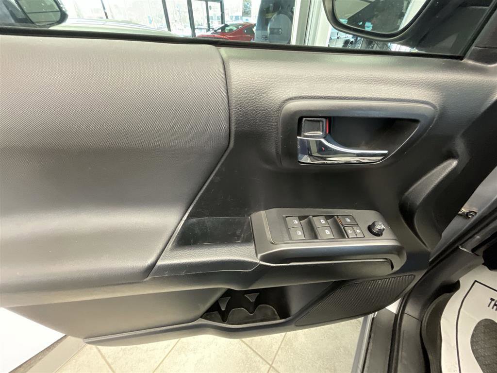 Used 2021 Toyota Tacoma TRD Sport image 25