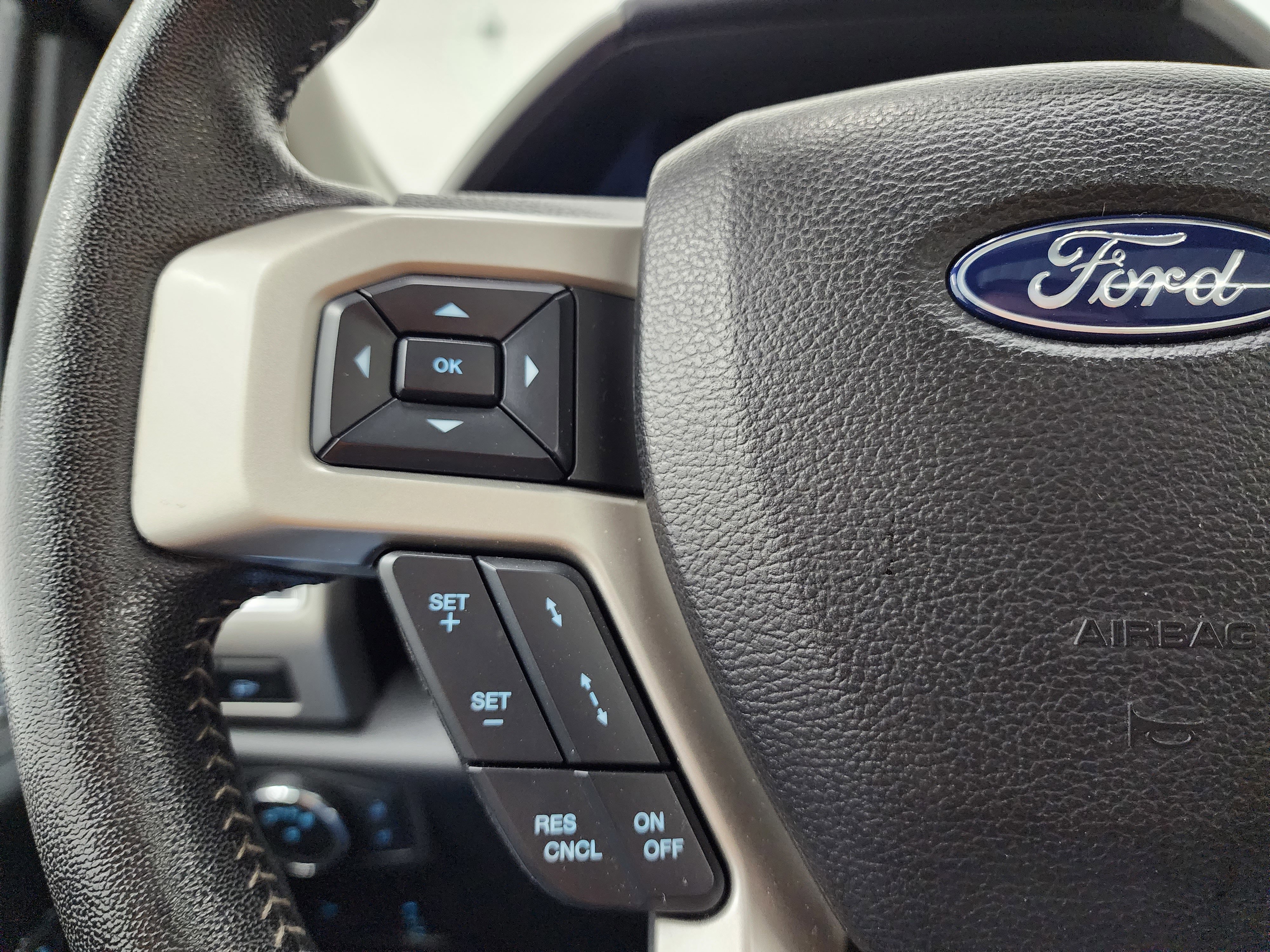 Used 2021 Ford F350 Lariat w/ Lariat Ultimate Package AWD/4WD image 16