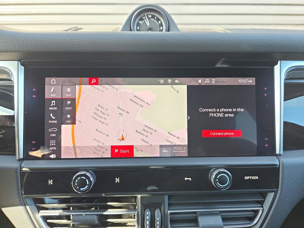 Certified 2022 Porsche Macan image 11