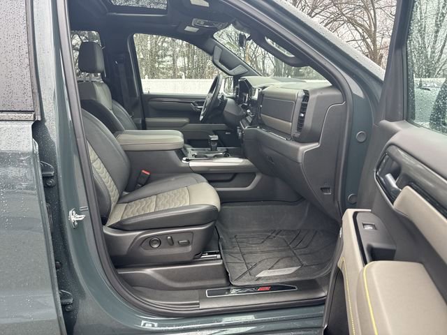 Used 2025 Chevrolet Silverado 1500 ZR2 w/ Technology Package image 29