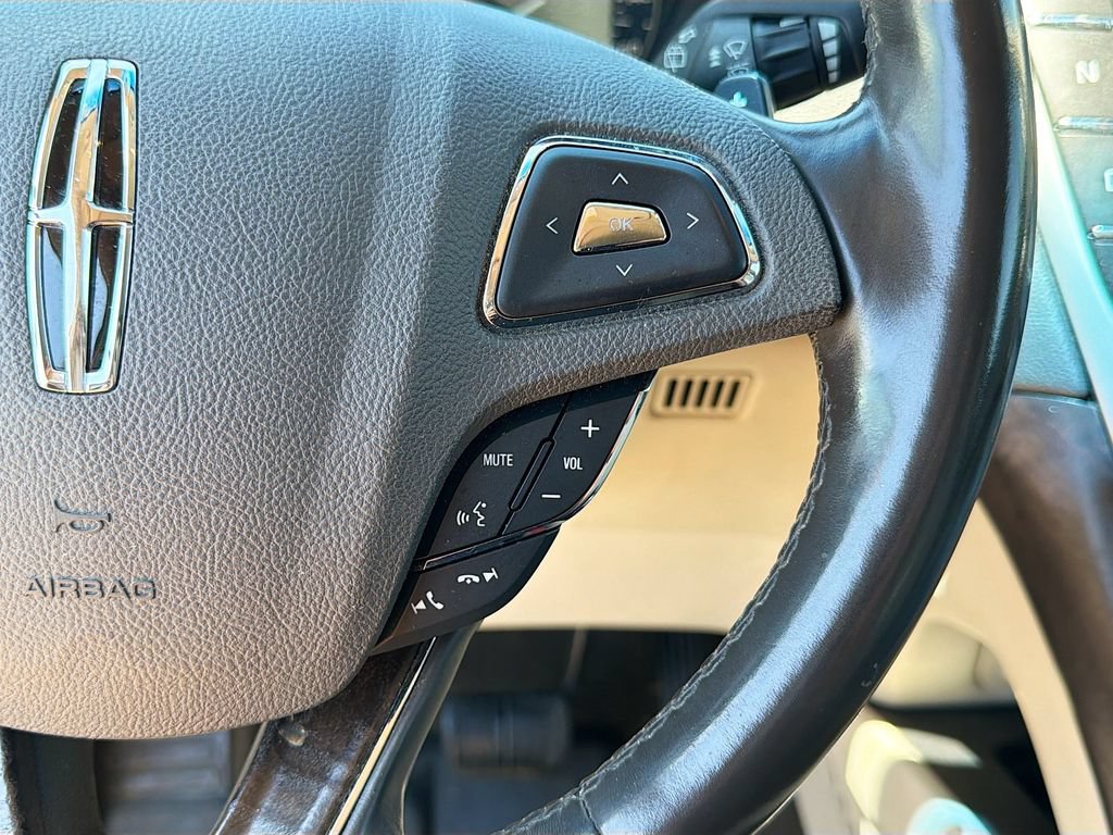 Used 2016 Lincoln MKX Reserve w/ Climate Package AWD/4WD image 13