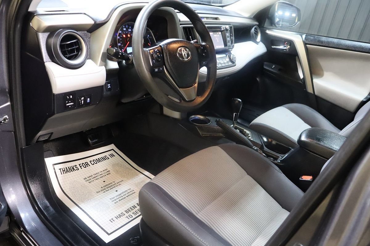 Used 2014 Toyota RAV4 XLE AWD/4WD image 35