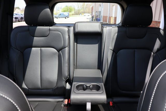 New 2025 Jeep Grand Cherokee Limited 4xe image 31