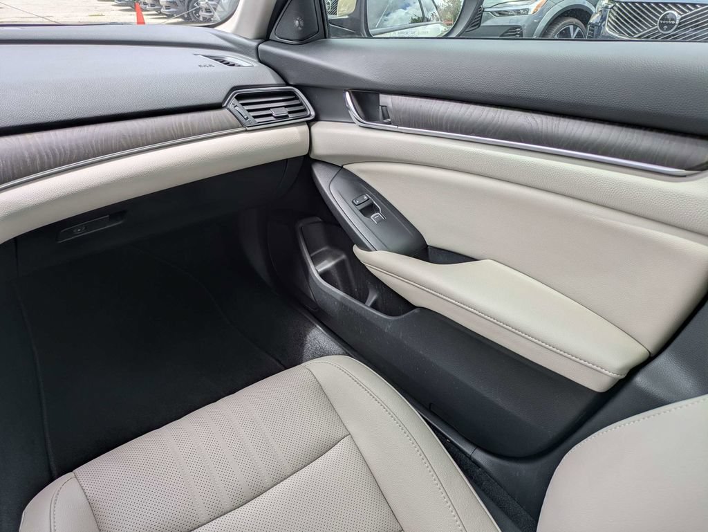 Used 2019 Honda Accord EX-L image 18
