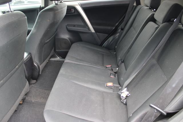 Used 2015 Toyota RAV4 LE AWD/4WD image 6